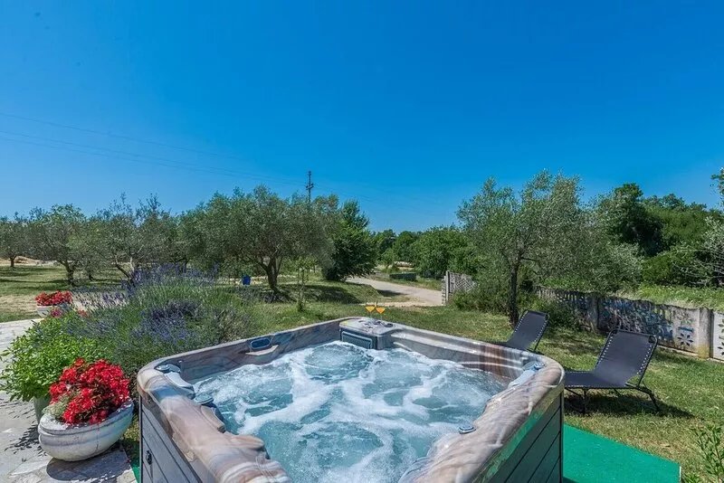Holiday Home Zora with Whirlpool