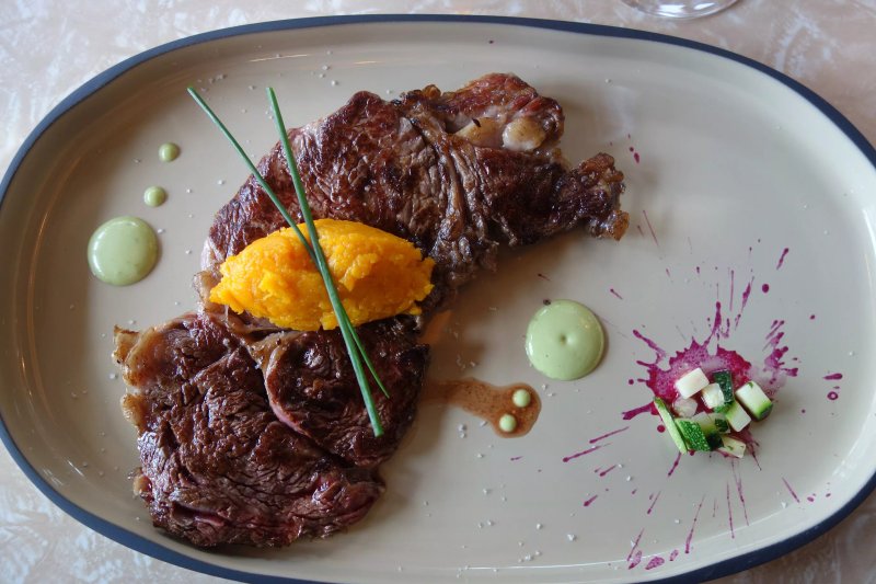 Le Caillou - Restaurant & Cafe