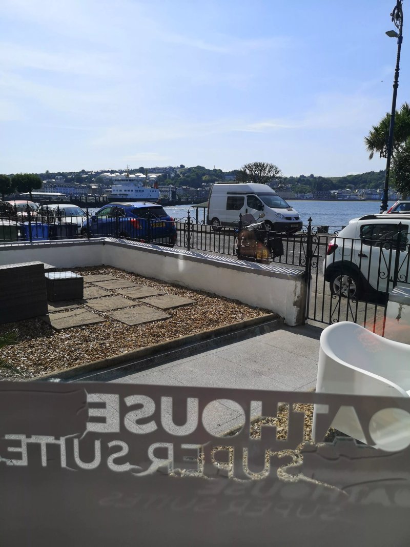 Boat House Super Suites
