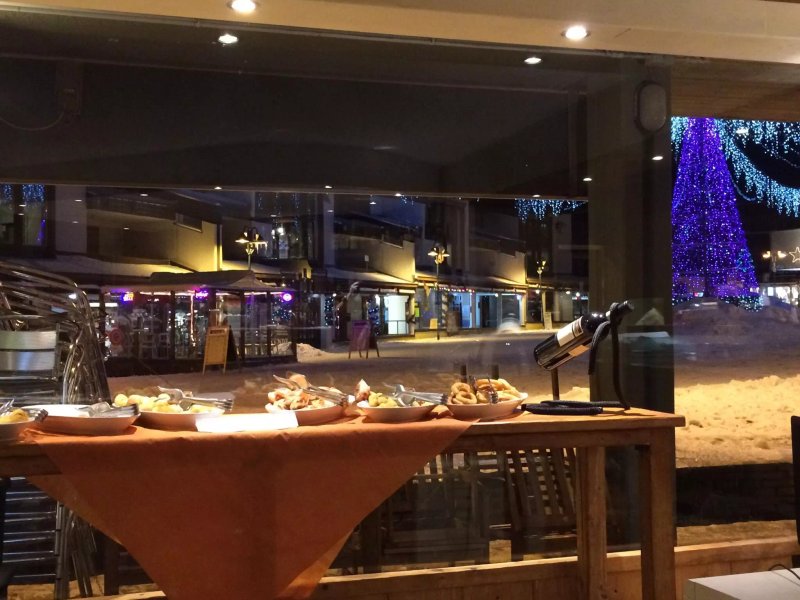 Pinky Bar Restaurant & Pizzeria