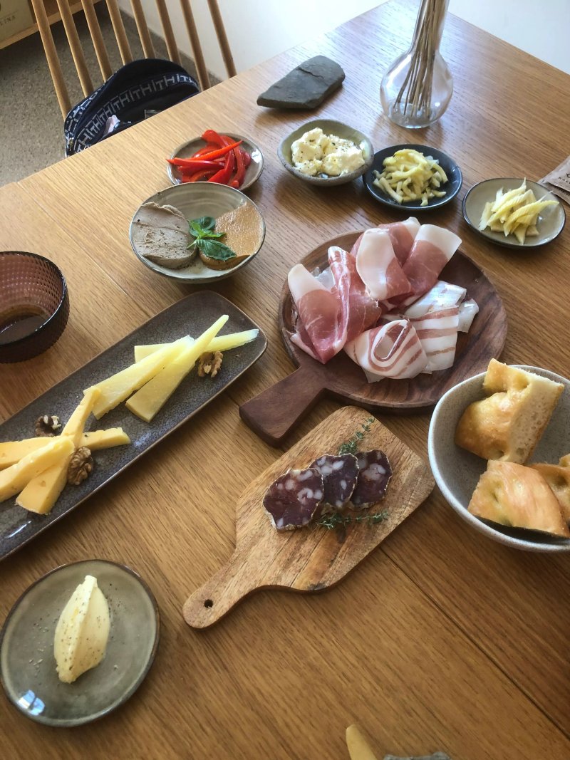 Faladur Restaurant & Wine Bar
