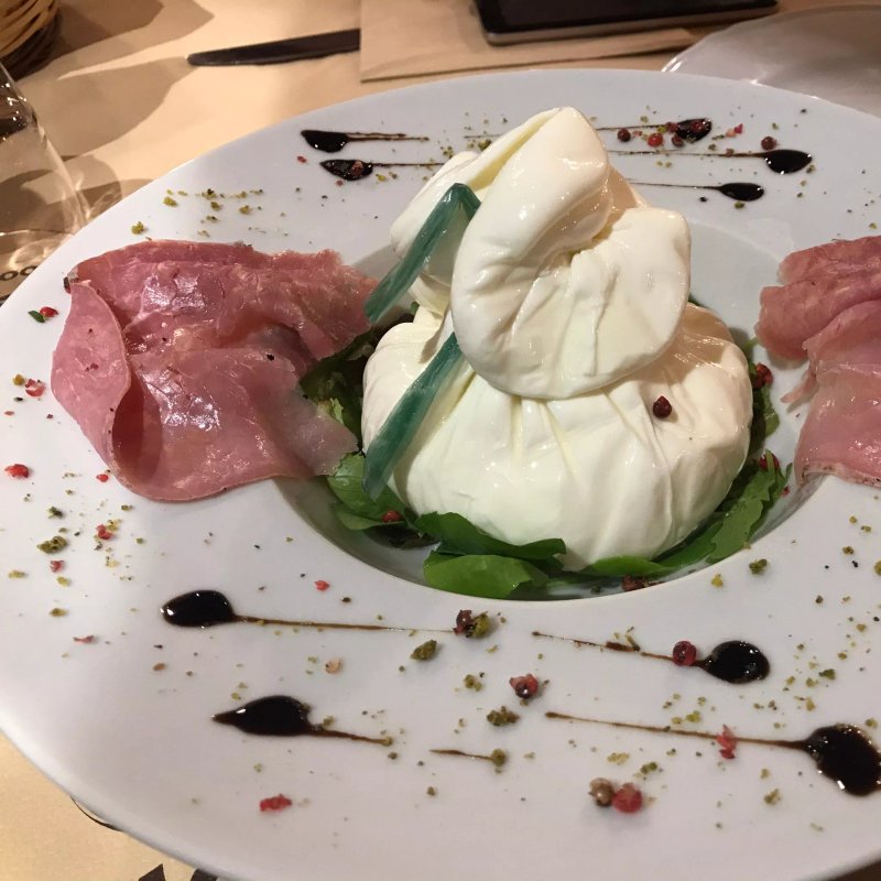 La Cascata Steak House Pizzeria