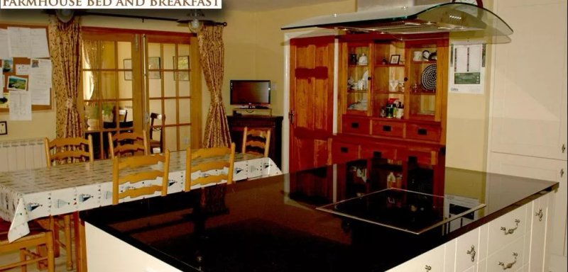 Ashborough's Farmhouse Bed and Breakfast