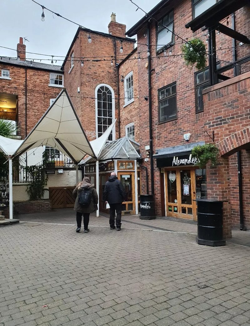 Rufus Court