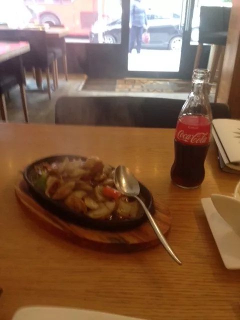 Met Su Yan - Golders Green