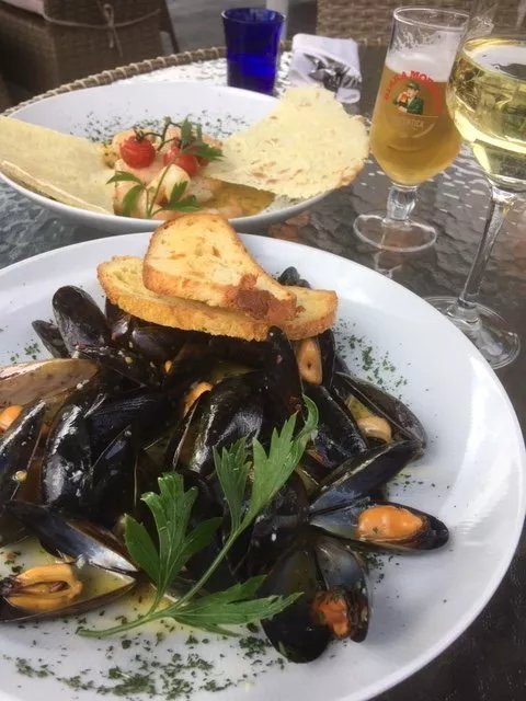 The Riverside Bar & Restaurant