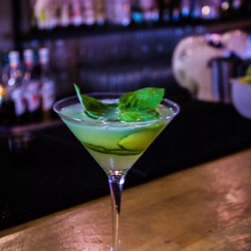 Unique Lounge & Bar