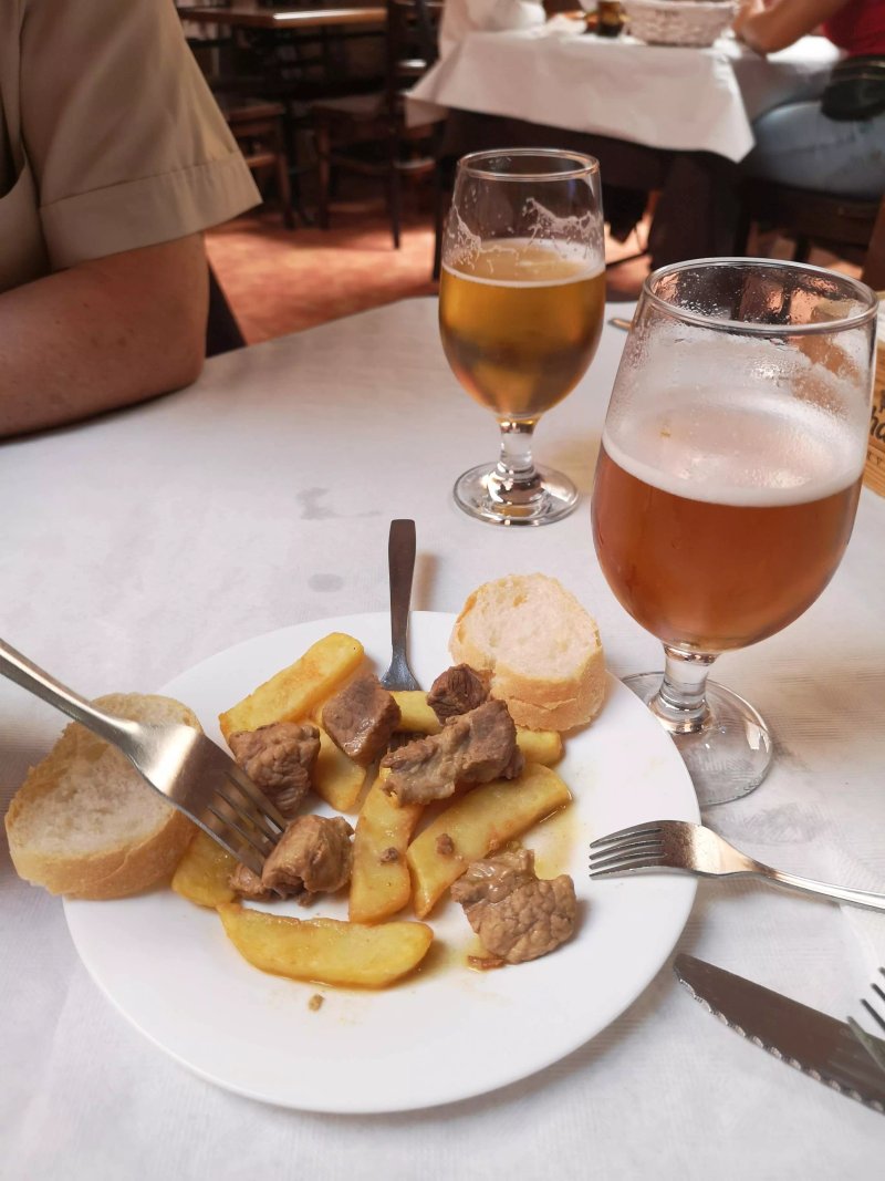 Entrevinos. Restaurante-Braseria