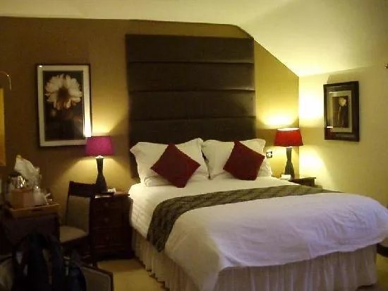Three Horseshoes Country Inn & Spa