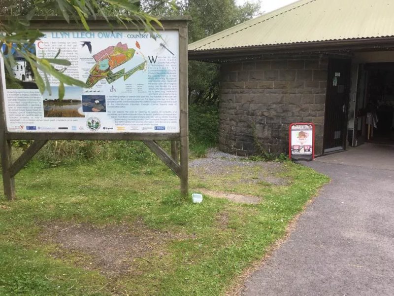 Caffi Ar y Llyn
