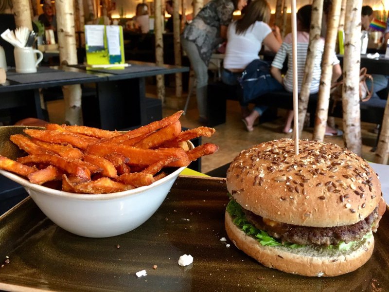 HANS IM GLUECK Burgergrill & Bar