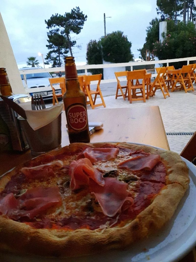 Hugo's bar