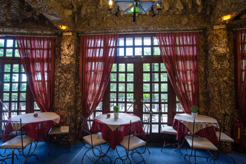 Nepheli Hotel