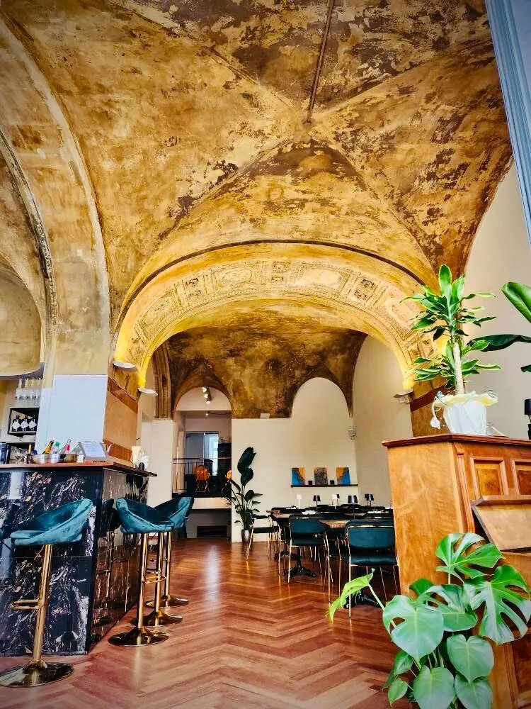 Leos Cafe
