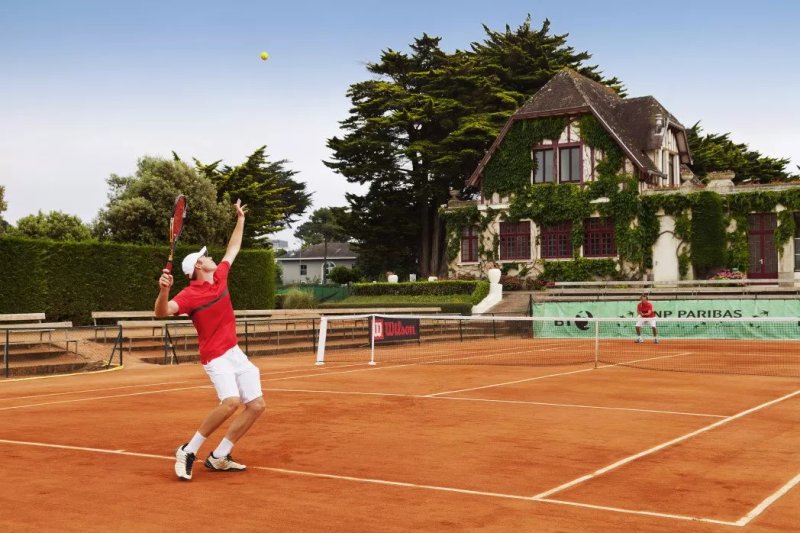 Tennis Country Club