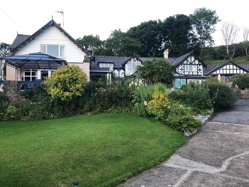 Pentre Cerrig Country House