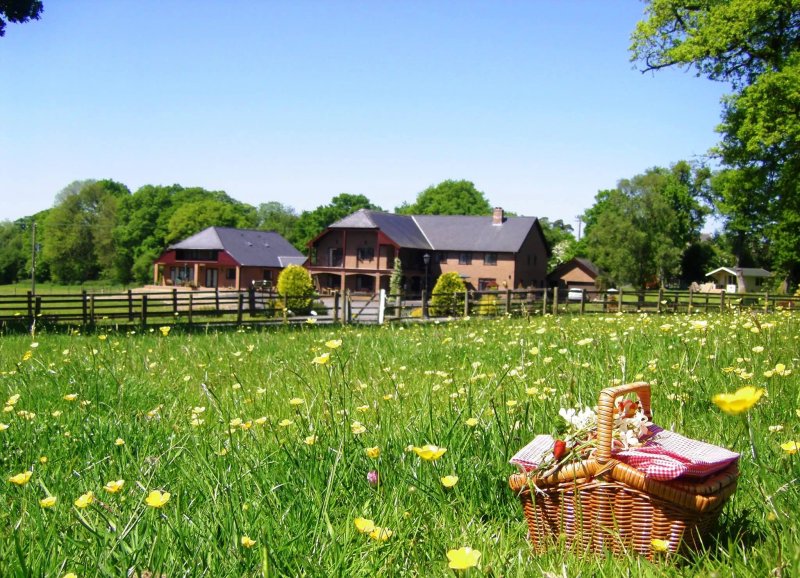 Acorn Court Country House