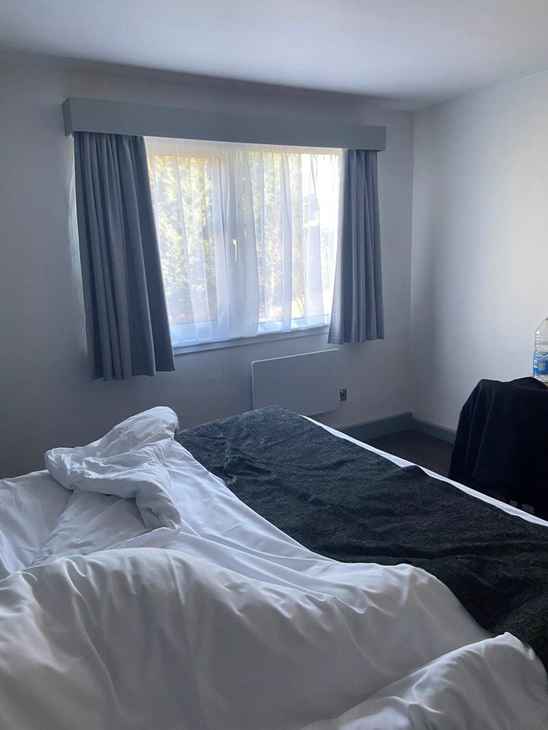 Longshoot Hotel
