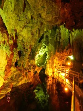 Kastria Cave of the Lakes