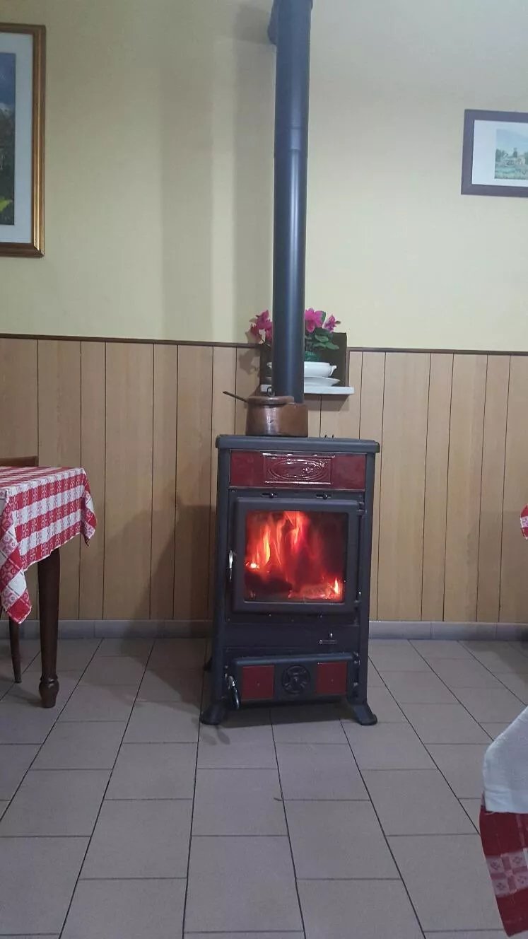 Ristorante Montebruno Di Ada Long