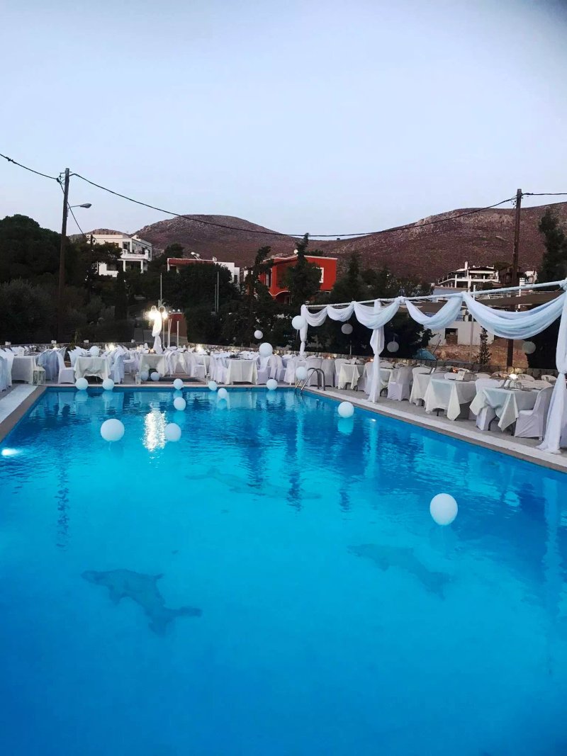 Villa Maria Poolside