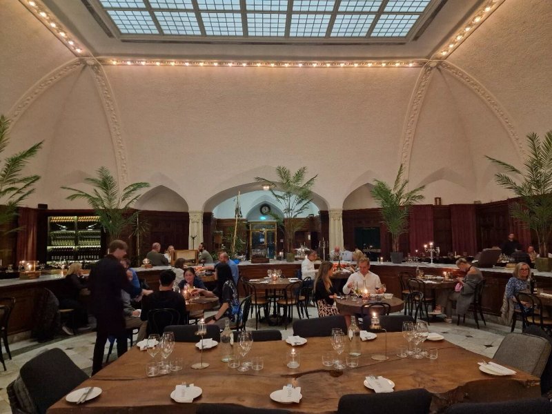 Restaurants & cafés