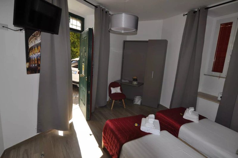 Flatinrome Trastevere Deluxe Rooms - Green Patio