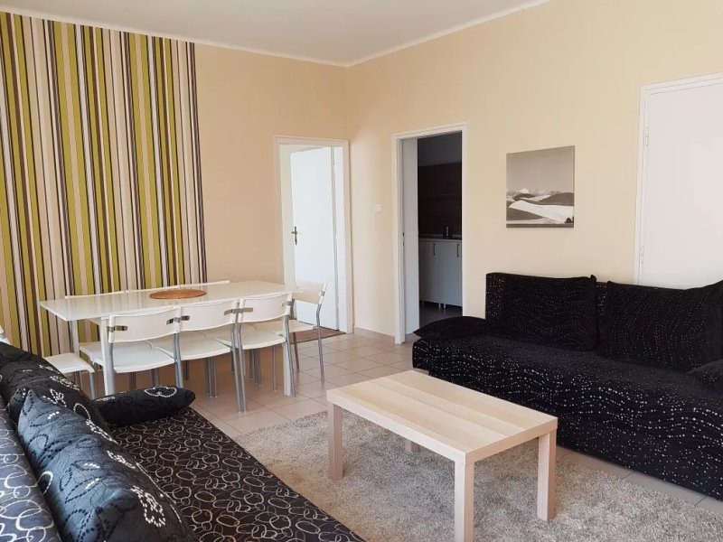 Doris Apartments