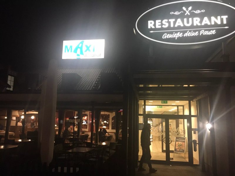 Maxi's Tavern