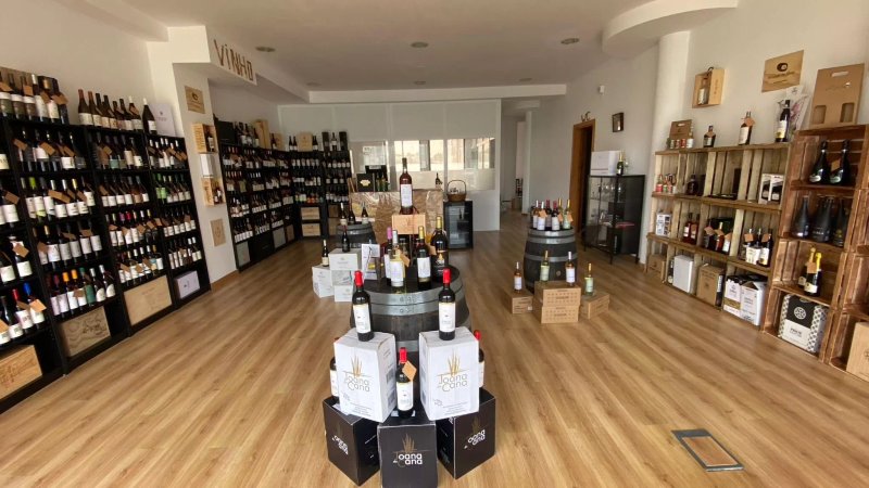 Garrafeira Vinho D'ouro Wine Bar e Wine Shop