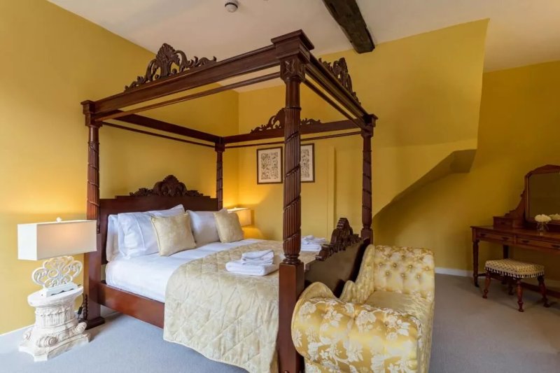 Black Lion Hotel