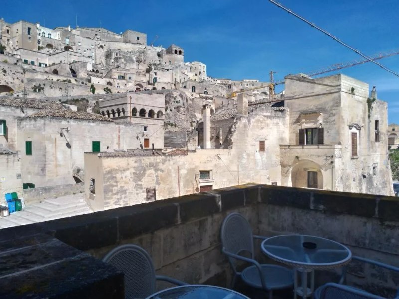 B&B Sassolino