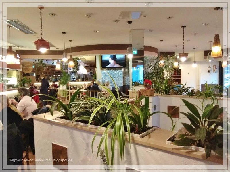 Gino's Cafe Bar