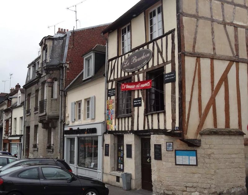 Le Bouchon Restaurant Bar a Vins