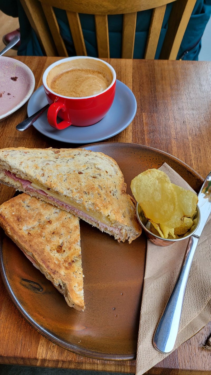 Alma Cafe & Gifts