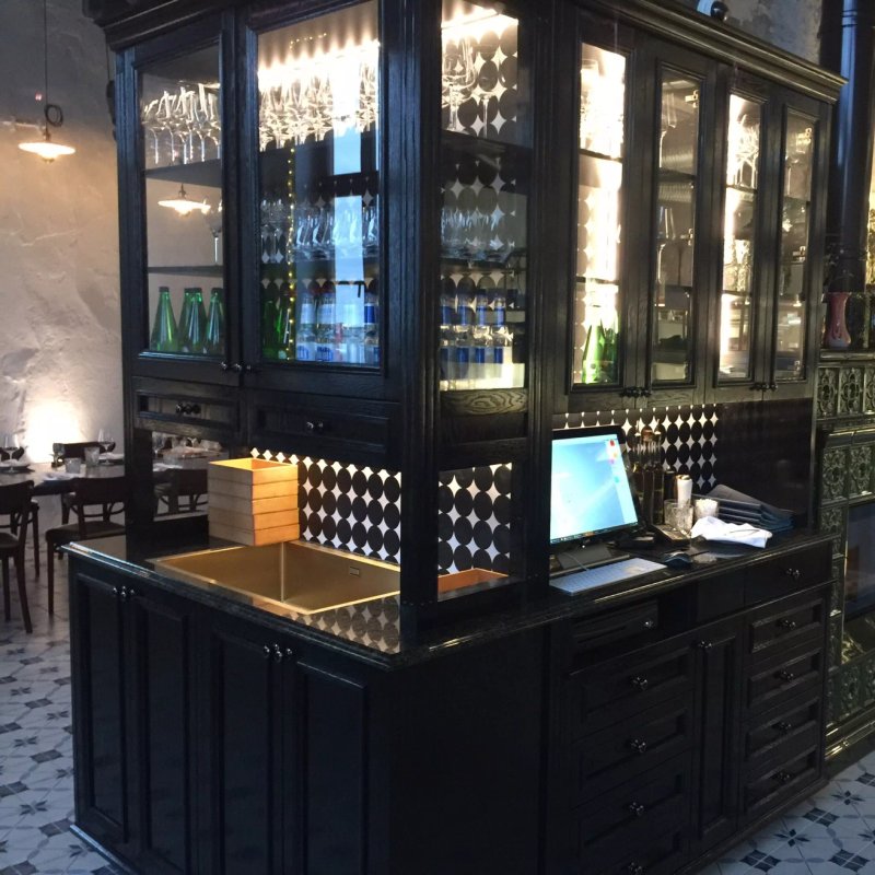 Lore Bistroo