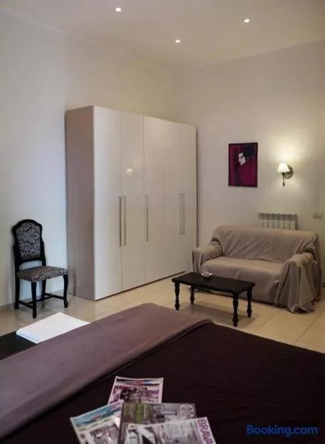 Flora Rooms