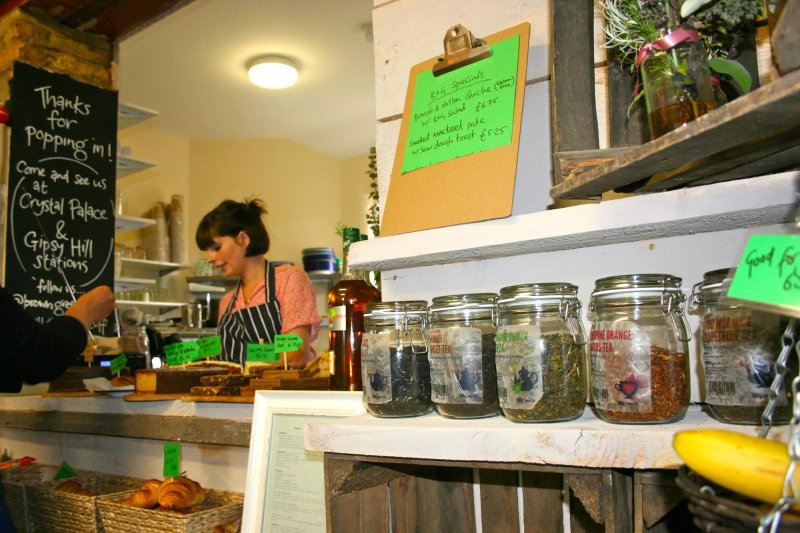 Brown & Green Cafe