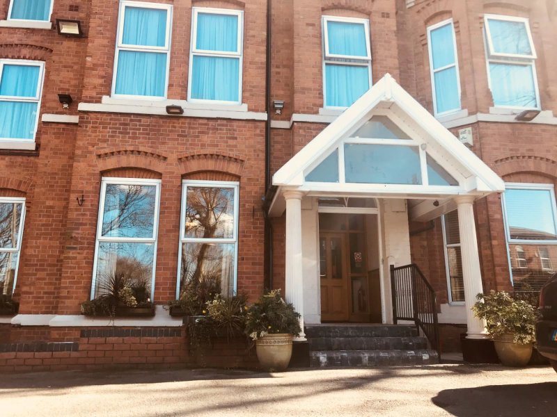 The Westlynne Hotel & Apartments