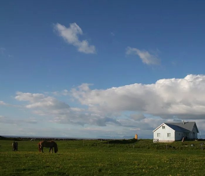 Blue Lagoon, Reykjavík City and Keflavík airport all within a short distance