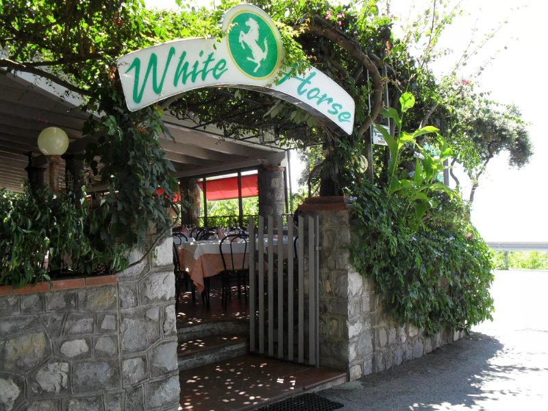 Ristorante Pizzeria White Horse
