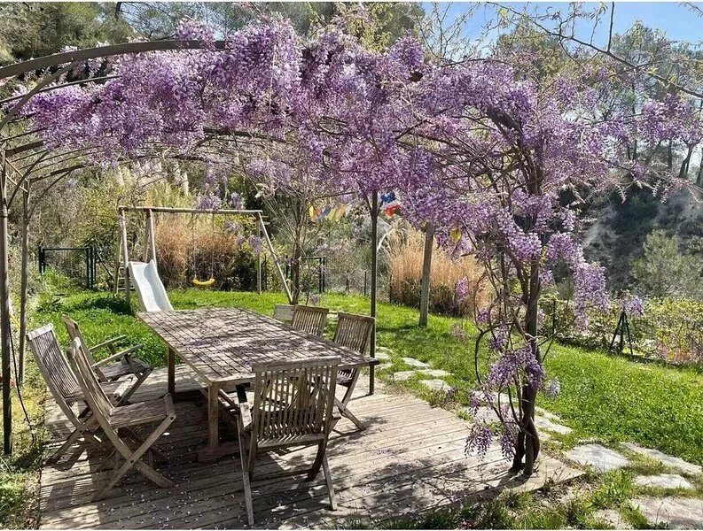 Vacation home on the Côte d'Azur, with swimming pool, swing, trampoline