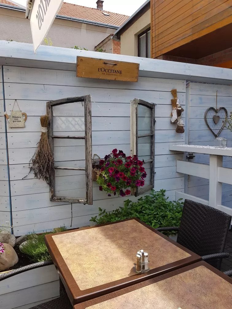 nejen DVOREK restaurace