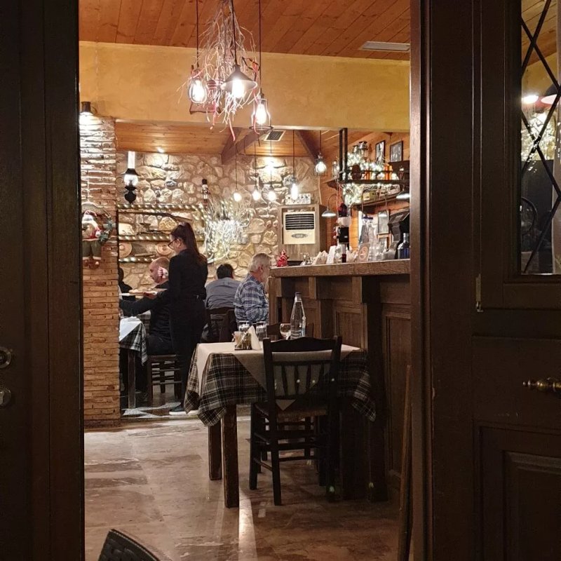 Oikogeniaki Taverna Kitsomanis