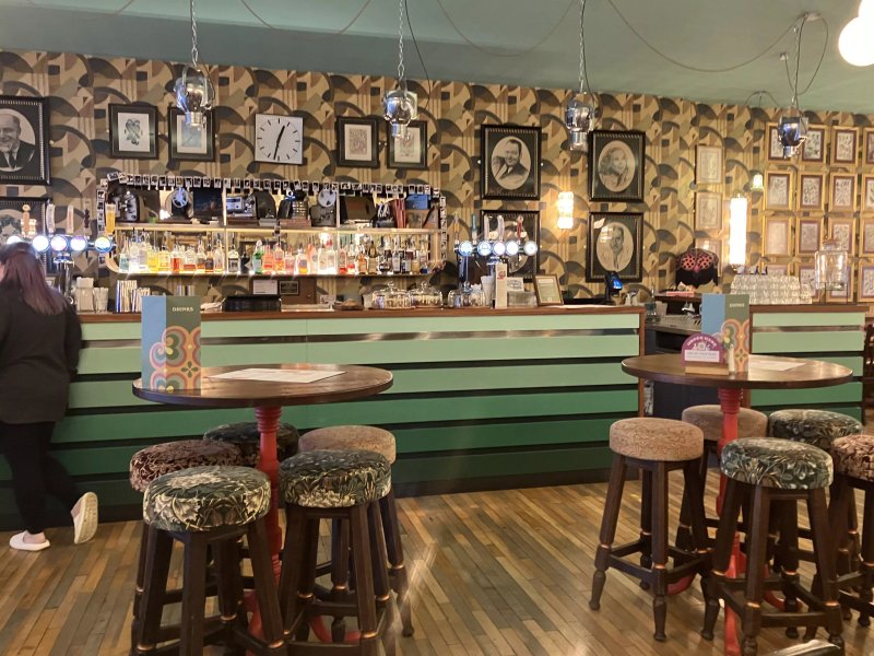 Calvero Lounge