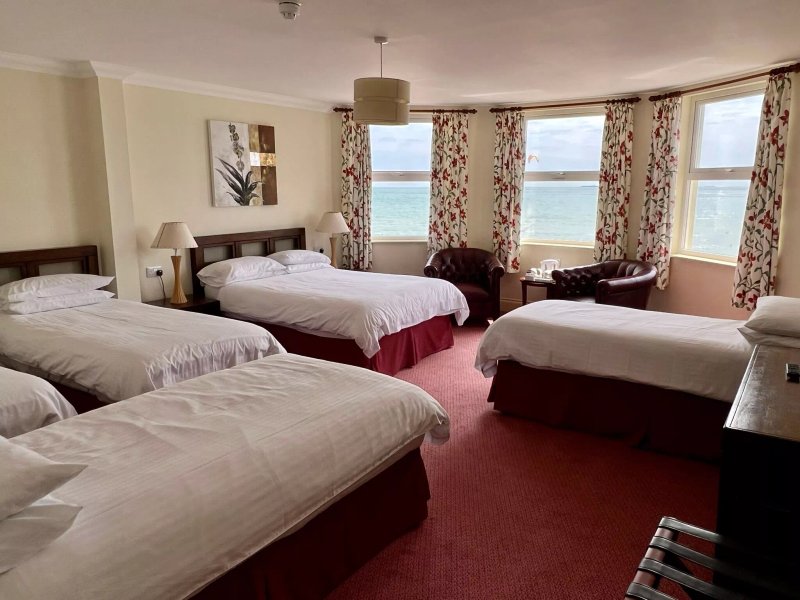 Sandown Hotel