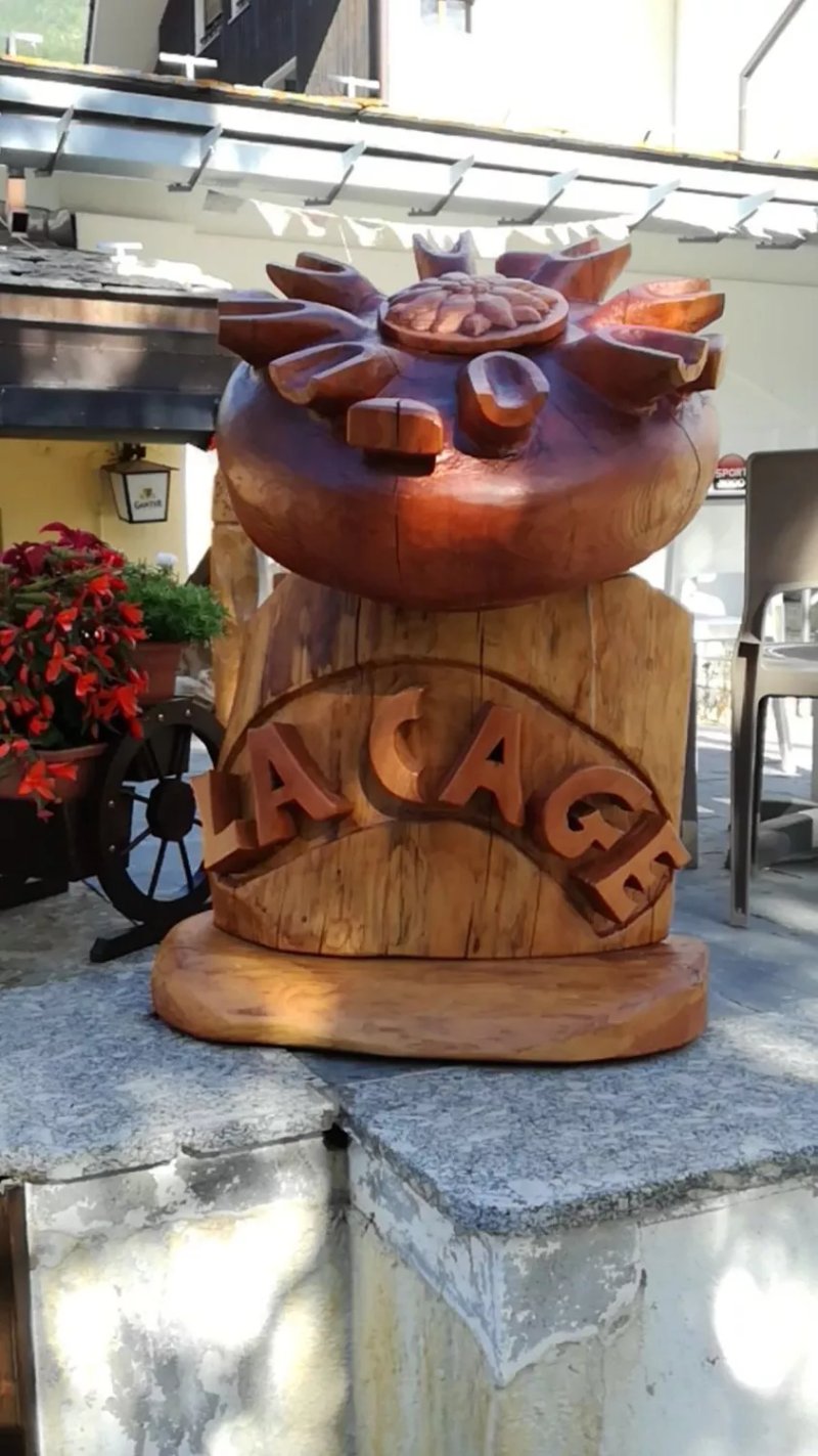 Pub La Cage Aux Folles