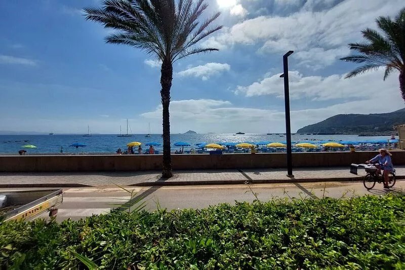 Appartamento con Terrazza Vista Mare , Aria Condizionata Accesso al Mare