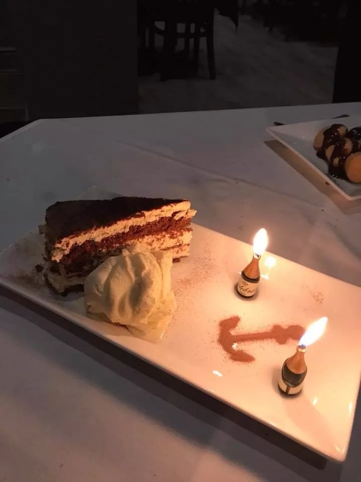 La Anchor Bar & Restaurant