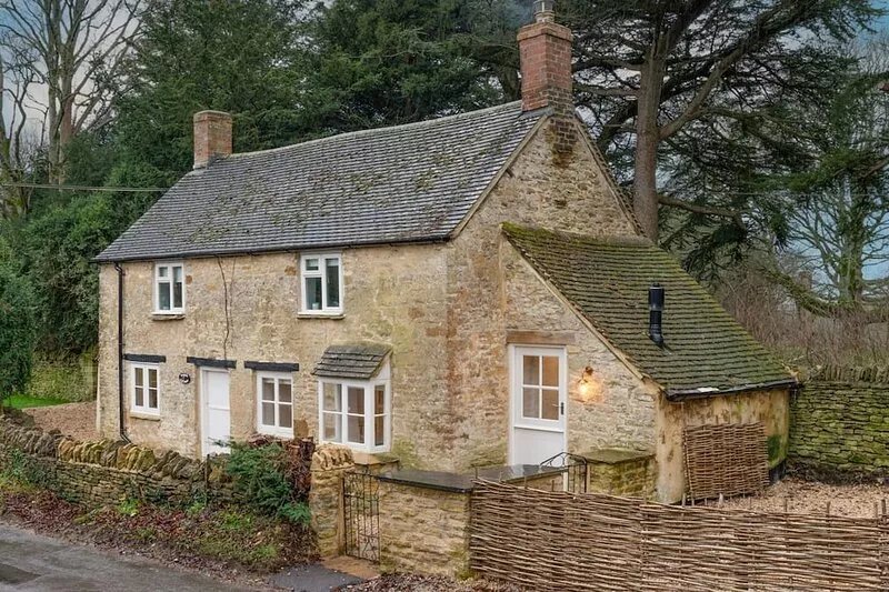 Sloe Manor Cottage - Great Rollright near Chipping Norton